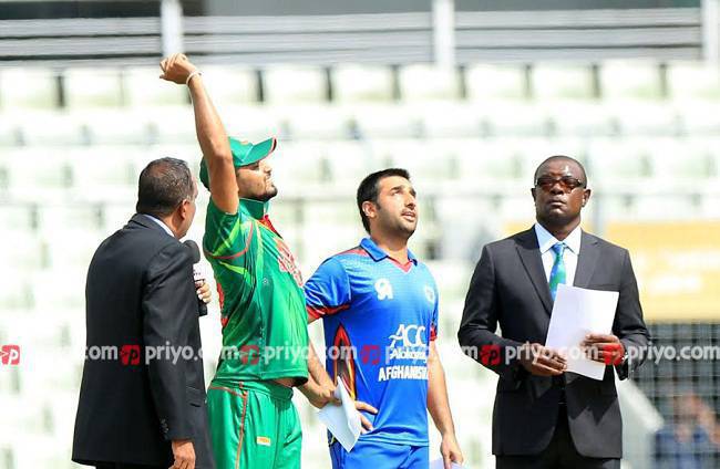 আপনার ডেস্কটপ কম্পিউটার অথবা মোবাইল থেকেই অনলাইনে দেখুন বাংলাদেশ বনাম আফগানিস্থান এর মধ্যকার দতৃতীয় একদিনের আন্তর্জাতিক খেলাটি।