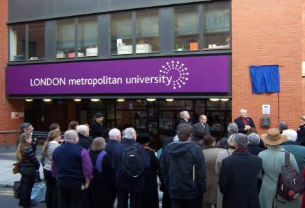 লন্ডন মেট্রোপলিটন ইউনিভার্সিটির লাইসেন্স বাতিল তালিকায় আছে শত শত কলেজ, আতঙ্কের মধ্যে বাংলাদেশী কয়েক হাজার শিক্ষার্থী