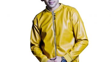 শীত ফ্যাশনে যেসব হুডি ও জ্যাকেট নতুন এসেছে