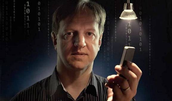 Fig: এডিনবার্গ ইউনিভার্সিটির পদার্থ বিজ্ঞানী প্রফেসর হারাল্ড হাস।