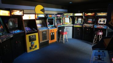 ছোটবেলায় পাড়ার দোকানে খেলা মোস্তাফা (cadillacs and dinosaurs) এখন খেলুন মোবাইলে বা পিসিতে!