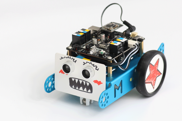 সাধারণ খেলনার পরিবর্তে শিশুদের হাতে তুলে দিতে পারেন শিক্ষামূলক রোবট