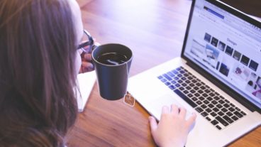 আপনার কম্পিউটারকে চালু রাখুন বছরের পর বছর। আপনি যেখানেই যান আপনার কম্পিউটার বন্ধ হবে না।