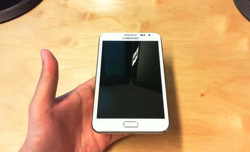 পাওয়ার বাটনে কোনরূপ স্পর্শ ছাড়াই আপনার এন্ড্রয়েড ফোন হাতে নিলেই স্বয়ংক্রিয়ভাবে ডিসপ্লে অন হবে !