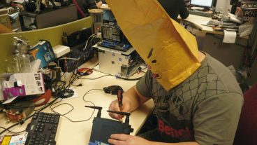 নিরাপদ নয় রাউটার। হ্যাকাররা রাউটারে লক্ষ্য করে আক্রমণ চালাতে পারে