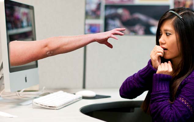 জানুন সাইবার স্টকিং কী এবং সতর্ক থাকুন