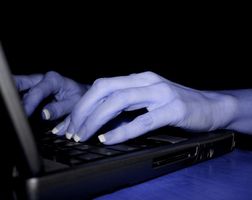 যেভাবে আপনি ল্যাপটপের ডিসপ্লের আলো বাড়াবেন বা কমাবেন