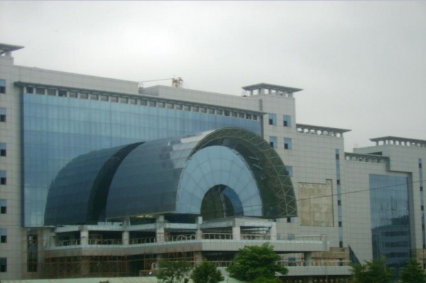 দেখে নিন এশিয়ার বৃহত্তম শপিং কমপ্লেকস যমুনা ফিউচার পার্কের ভিতরে থিম পার্কের কিছু ইন ডোর রাইডস