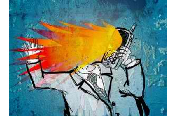 হ্যান্ডসেটের ব্যাটারি বিস্ফারণের শিকার আপনি নিজেও হতে পারেন, আসুন একটু সতর্কতা অবলম্বন করি।