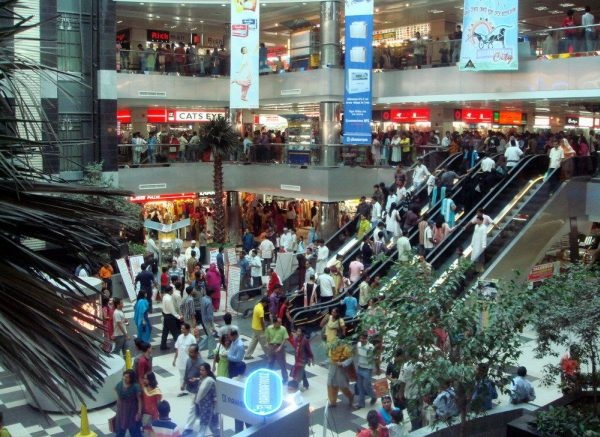 eid shopping crowd