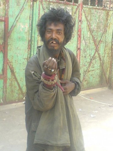 আমাকে Hosting এ সাহায্য করুন।