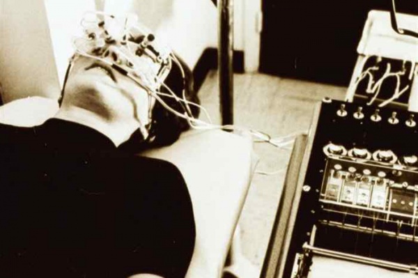 বিভিন্ন সময়ে আবিষ্কৃত আশ্চর্য সব চিকিৎসা যন্ত্র ।