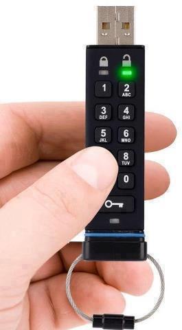 পেনড্রাইভ এর কারুকাজ সত্যিয় অসাধারন সাথে মাউস আর কী-বোর্ড  (না দেখলে মিস করবেন)