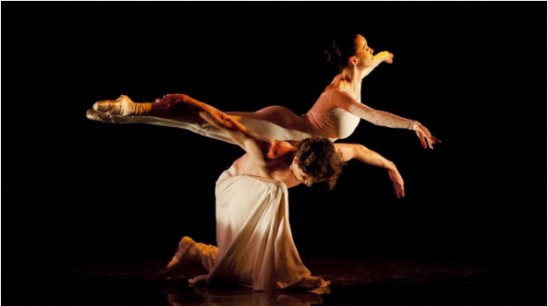 এই ১০ টি ছবির আলাদা ভাষা আছে, অর্থ আছে। টেক সমৃদ্ধ।।