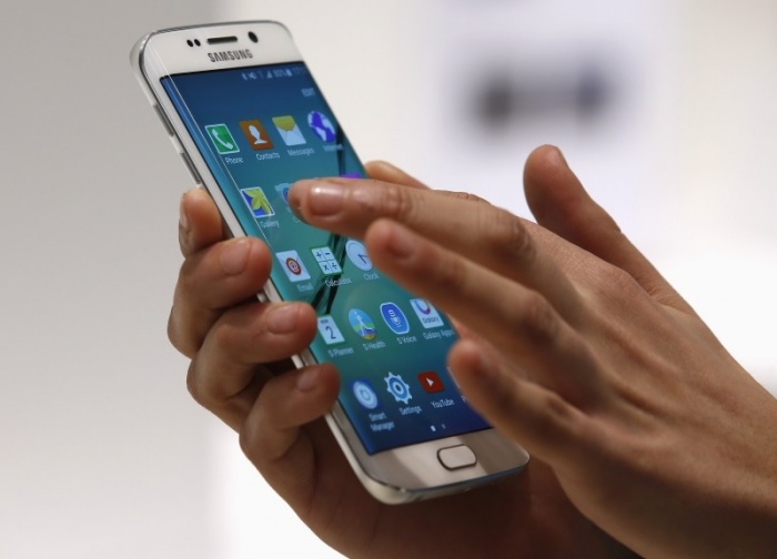 অদূর ভবিষ্যতে আপনার হাতই হবে মোবাইল – আলাদা মোবাইলের প্রয়োজন নেই !