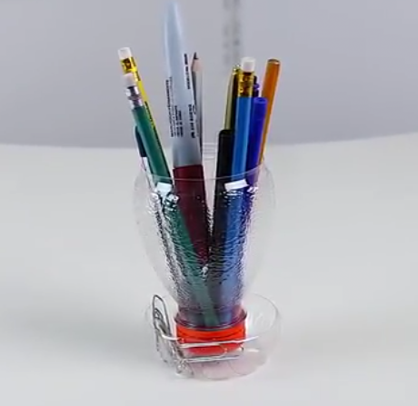 প্লাস্টিক বোতলের পুনঃব্যবহার :: পুরোনো প্লাস্টিক বোতল দিয়ে তৈরি করুন সুন্দর একটি কলমদানি