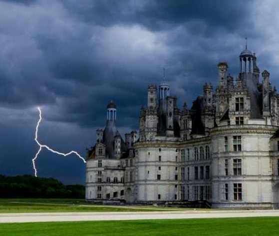 বজ্রপাত/লাইটনিং ডিসচার্জ সম্পর্কে কিছু জেনে নেই