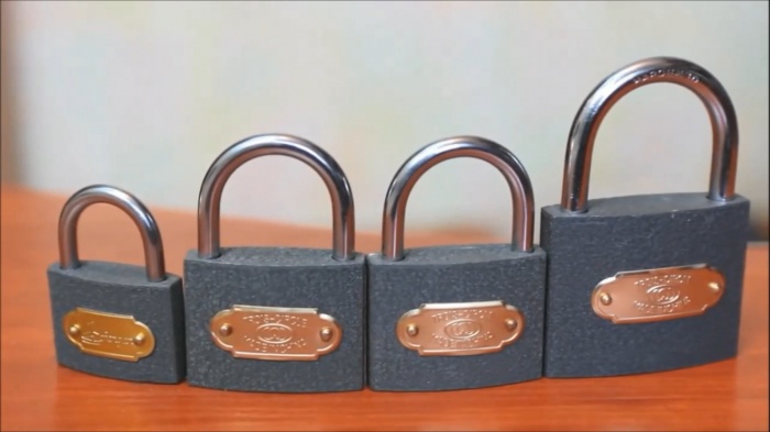 মাত্র ৫ সেকেন্ডে কিভাবে চাবি ছাড়া তালা খুলতে হয় দেখে নিন,(Video)