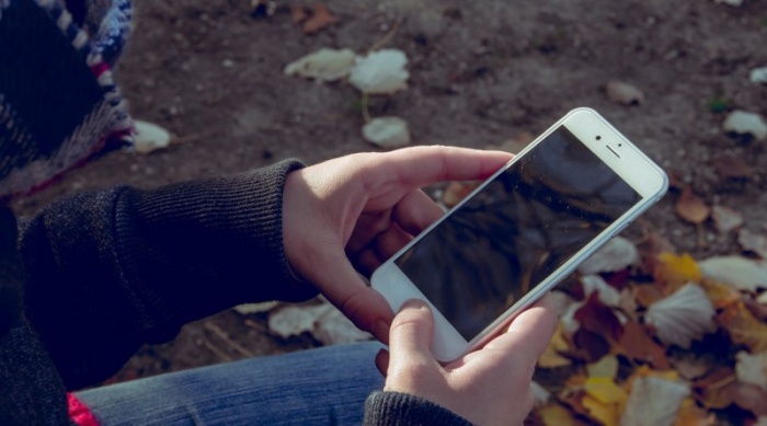 কীভাবে স্মার্টফোন ব্যাটারি এর সঠিক যত্ন নেবেন? কি কারনে আপনার ফোনের ব্যাটারি নষ্ট হতে পারে? বিস্তারিত টিউন