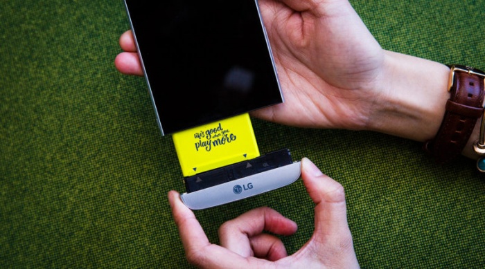 নন-রিমুভেবল ব্যাটারি বনাম রিমুভেবল ব্যাটারি | আপনার কোন ব্যাটারি ওয়ালা ফোন কেনা উচিৎ? – বিস্তারিত টিউন