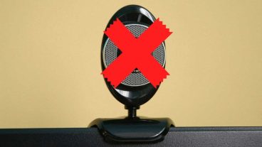 ওয়েবক্যাম হ্যাক | এক্ষুনি আপনার ওয়েবক্যামে টেপ পেঁচিয়ে নিন!