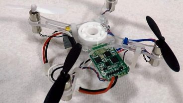 এটা ফিজেট স্পিনার নাকি ড্রোন? উড়তেও পারে আবার ঘুরতেও পারে!