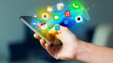 এই জনপ্রিয় অ্যান্ড্রয়েড অ্যাপ গুলোকে ইন্সটল করা থেকে বিরত থাকুন! বিশ্বাস করুণ, এগুলো বিপদ জনক!