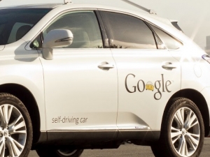 চালকহীন বুদ্ধিমান গাড়ী গুগোলের শ্রেস্ট আবিস্কার, আরেকধাপ এগিয়ে!