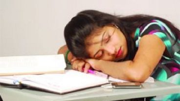 মন বসে না পড়ার টেবিলে ? কি করবেন ?