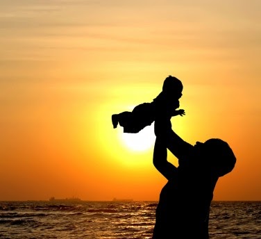 একজন ছেলে ও তার বাবার মধ্যকার সম্পর্কের অন্তঃকাহিনী, নিজের জীবনের সাথে হয়তো মিলেও যেতে পারে,চলুন,পড়ে আসি। :)