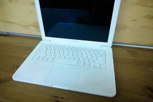 ম্যাকবুক হোয়াইট ইউনিবডি এর স্ক্রীণ কিভাবে পরিবর্তন করবেন (How to replace screen on MacBook 13-inch white unibody)