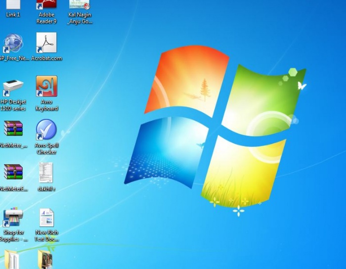 হটাৎ কম্পিউটার এর Windows নষ্ট হয়ে গেলে নতুন করে Windows দেওয়ার সময় C: Drive বা Desktop থেকে প্রয়োজনীয় ফাইল কপি করে নিন।