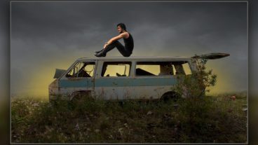 খুব সহজে শিখেনিন একটি ম্যানিপুলেশন Old Car And Alone Boy -Photoshop Manipulation Tutorial। খুব সহজ একটা কাজ।