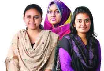 পুরস্কার বিজয়ী তিন নারী ফ্রিল্যান্সার