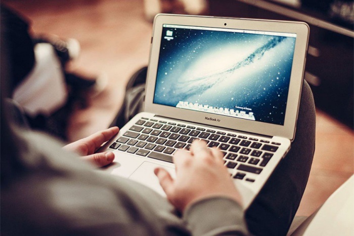 কিছু উপায় পালন করলে ল্যাপটপ গরম হওয়া থেকে রক্ষা করতে পারবেন