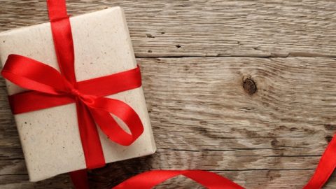 উইশ করা বা দাওয়াত খাওয়ার কাজটা আপনার। উপহারের সামলাবে রকমারি।