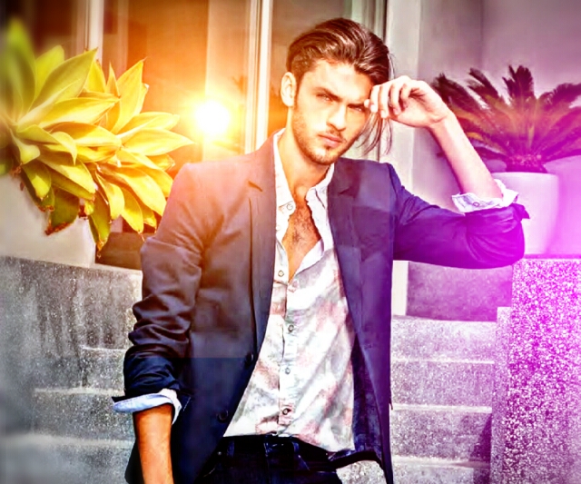 এবার একটি  এন্ড্রয়েড এপ্স (Picsart) এর মাধ্যেমে ছবিতে colorful light effect দিয়ে ছবিকে আরো আকর্ষনীয় করে তুলোন খুব সহজে।