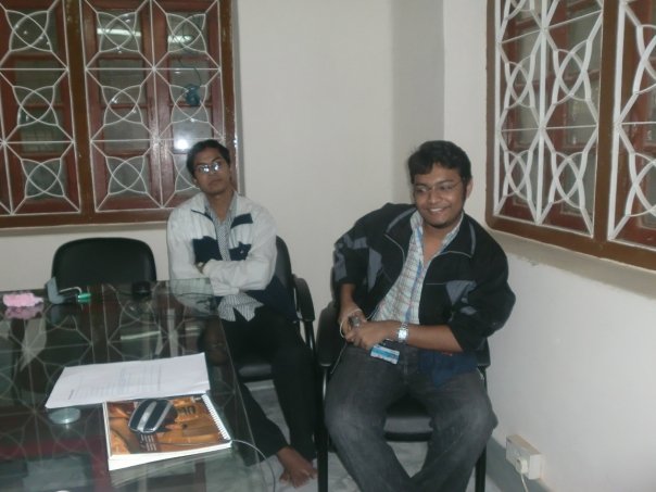 15833_105393029476992_100000188854496_134800_5216287_n