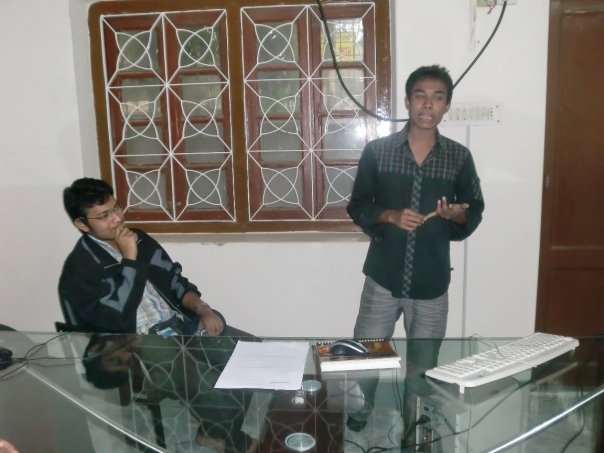 15833_105393036143658_100000188854496_134802_6489925_n