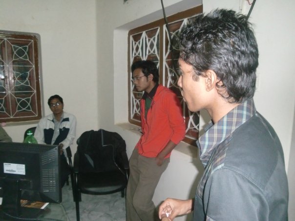 15833_105393072810321_100000188854496_134813_4784719_n