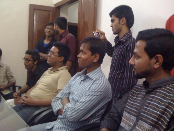 26332_109589055724056_100000188854496_237304_3830574_n