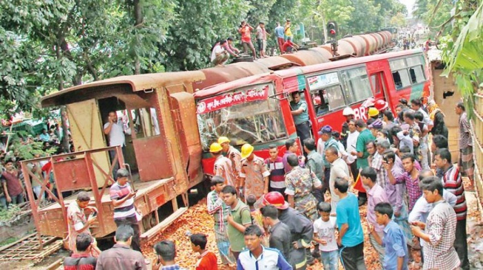 রেলক্রসিং এ প্রাণহানী থেকে রক্ষা পেতে বাংলাদেশী বিজ্ঞানীদের একটি যুগান্তকারী আবিষ্কার।