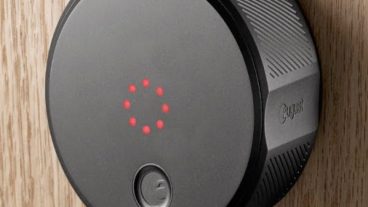 আসুন দেখে নেই সব স্মার্ট ডোর লক