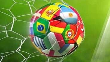 নিয়ে নিন অসাধারণ একটি ফুটবল গেম। ভালো লাগা গ্যারান্টেড।