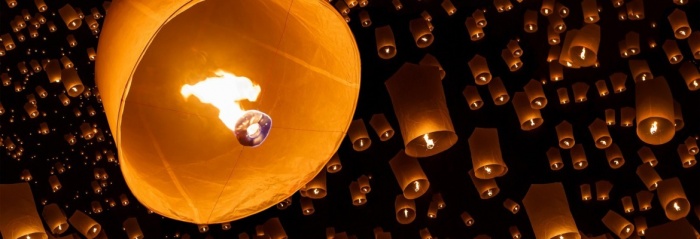 “দিতে পারিস একশ ফানুশ এনে? আজন্ম সলজ্জ সাধ, একদিন আকাশে কিছু ফানুস উড়াই!” What’s Your Valentine Gift?