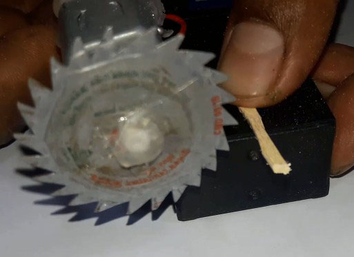 Life Hacks [পর্ব-০৩] :: নিজেই তৈরি করুন অসাধারন Dremel টুল/ মিনি ইলেকট্রিক করাত