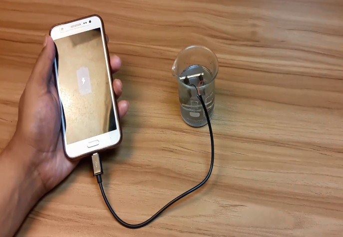 mobile charger using blade