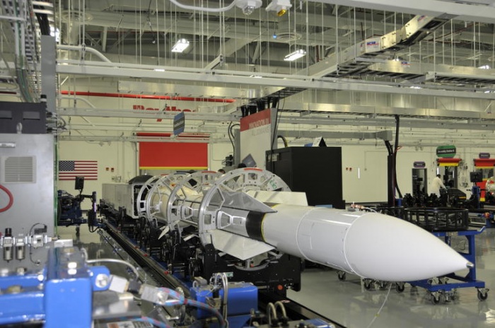 বিশ্বের সেরা ১০টি সমরাস্ত্র তৈরিকারী প্রতিষ্ঠান ও তাদের আয়।