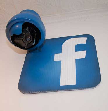 ফেসবুক এবার আনলো ফটো শেয়ারিং আ্যপ্লিকেশন “ফেসবুক ক্যামেরা”