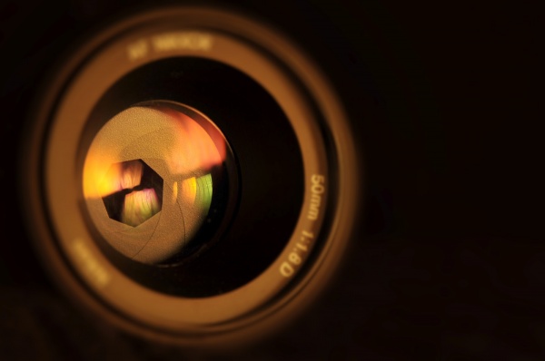 ফটোশপ CS5 ব্যবহার করে ছবিকে DSLR এর রূপ দিন খুব সহজে…